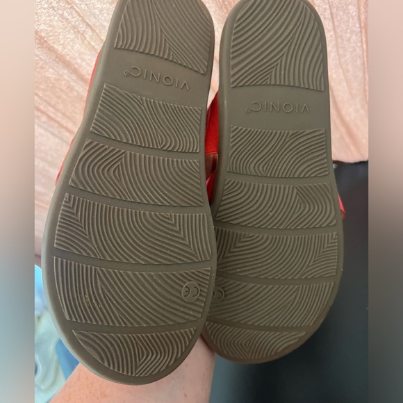 Vionic size seven red/orange slip on sandal ($125) - Picture 2 of 3